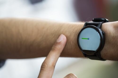 FingerIO, Gesture Control, Smartwatches Can Now Track Your Finger In Mid-Air Using Sonar